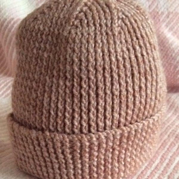 Knitted Hat in a Beige Ribbed Design Adult Unisex Men Ladies 