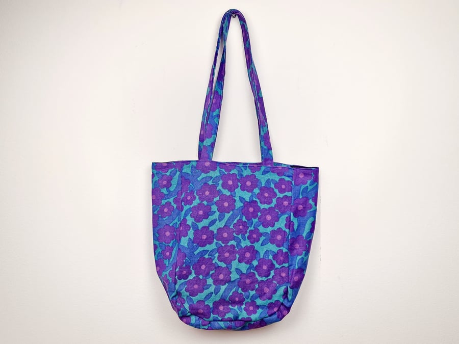Floral shoulder tote bag