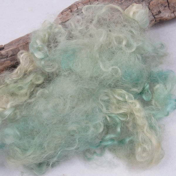 10g Naturally Dyed Pale Aqua Masham Curls Felting Wool