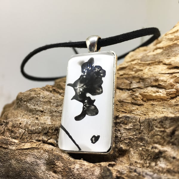 Chemigram Pendant Necklace (36)