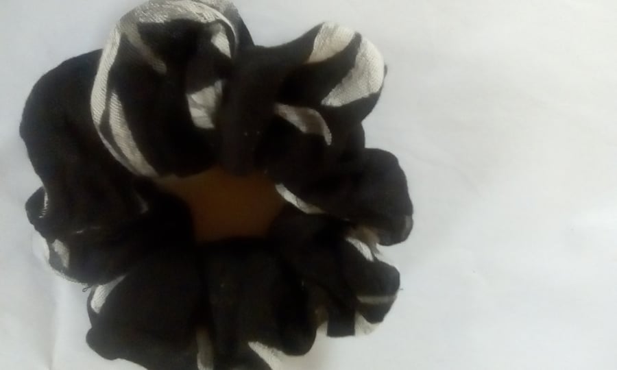 large black and grey patterned hair scrunchies (128)