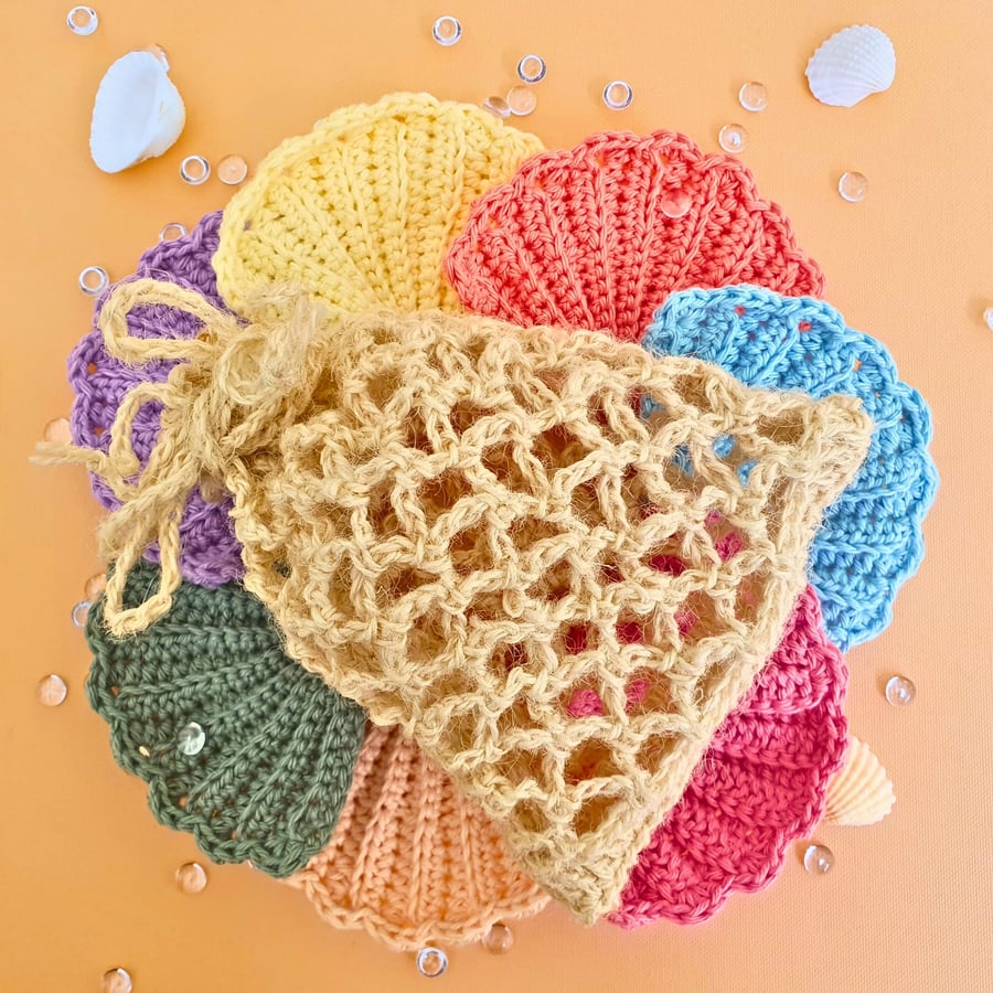 Skincare set of 7 cotton face scrubbies & 1 wash bag, makeup remover wipe pads