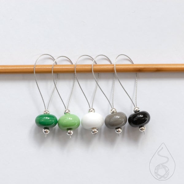 Lampwork Stitch Markers - Aromantic Pride