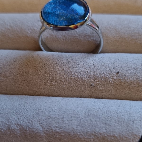 Acrylic cabochon ring