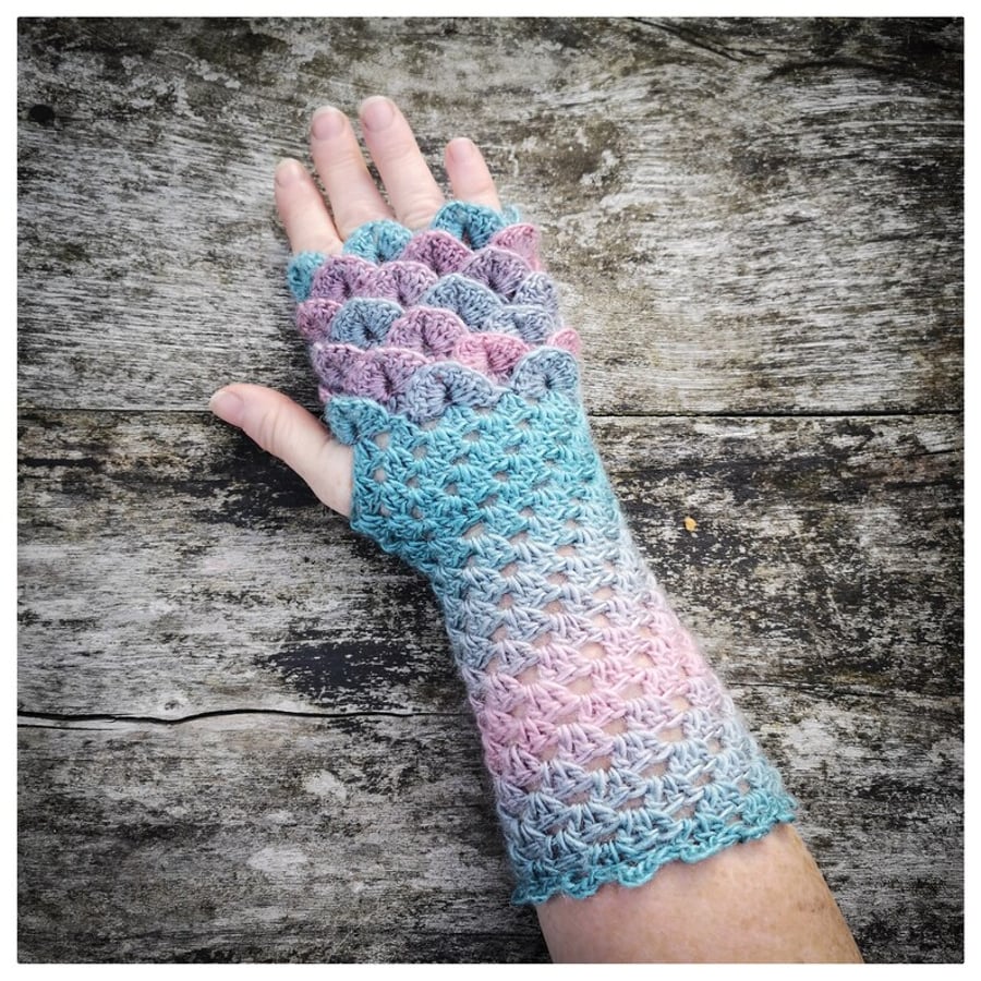 Dragon Scale Gloves 