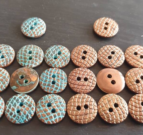 15mm 24L Italian 1980's vintage Snakeskin effect buttons in 2 Rare colours