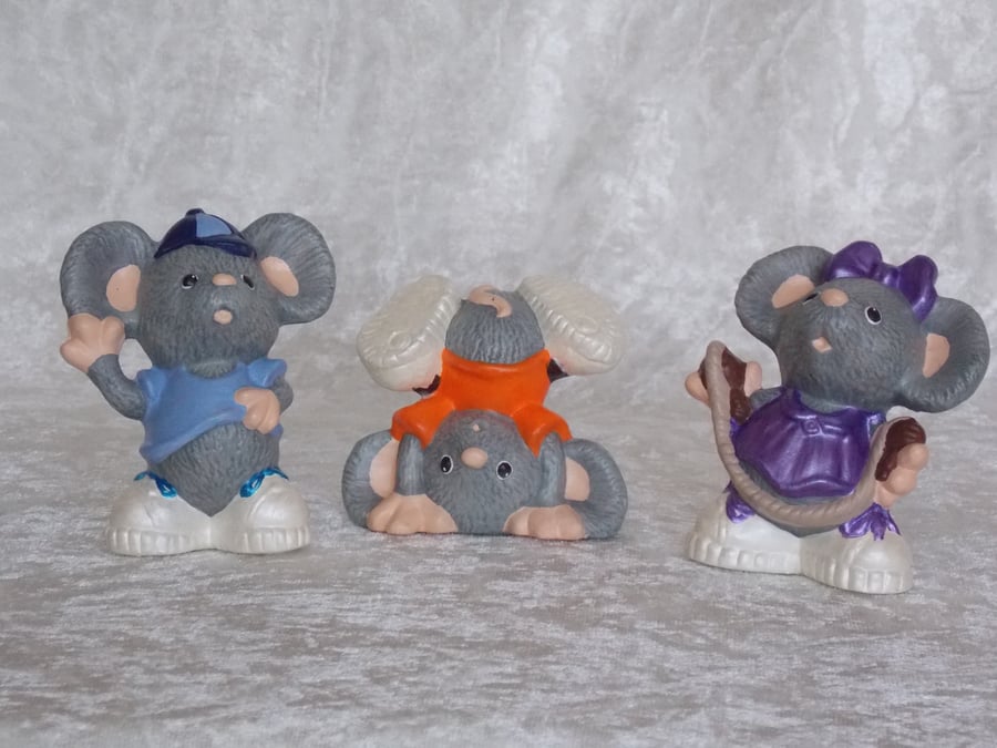 Hand Painted Set Of Three Ceramic Small Grey Mice Children Figurine Ornaments.