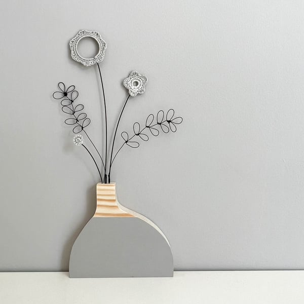 Forever flowers in wooden vase - Smoked Pearl
