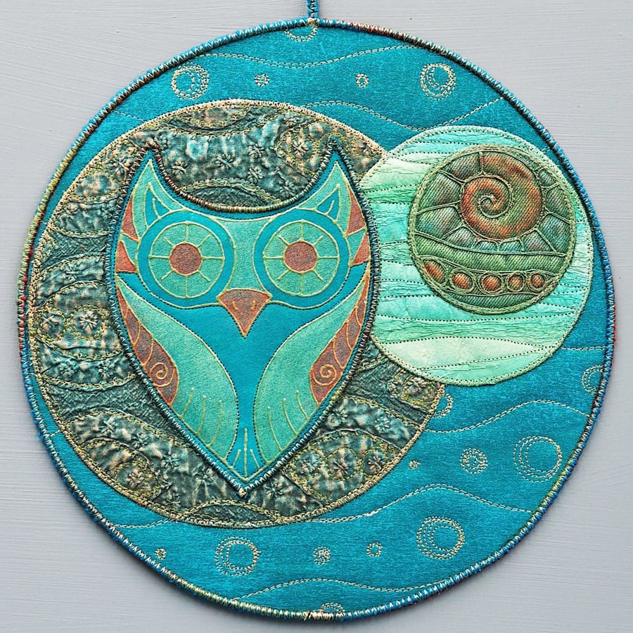 OMP433 - Owl Moon Mandala Wallhanging -  28cm diameter (11") - Turquoise