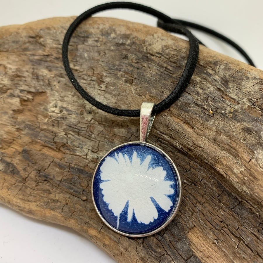 Daisy Flower Cyanotype Pendant Necklace (no2)