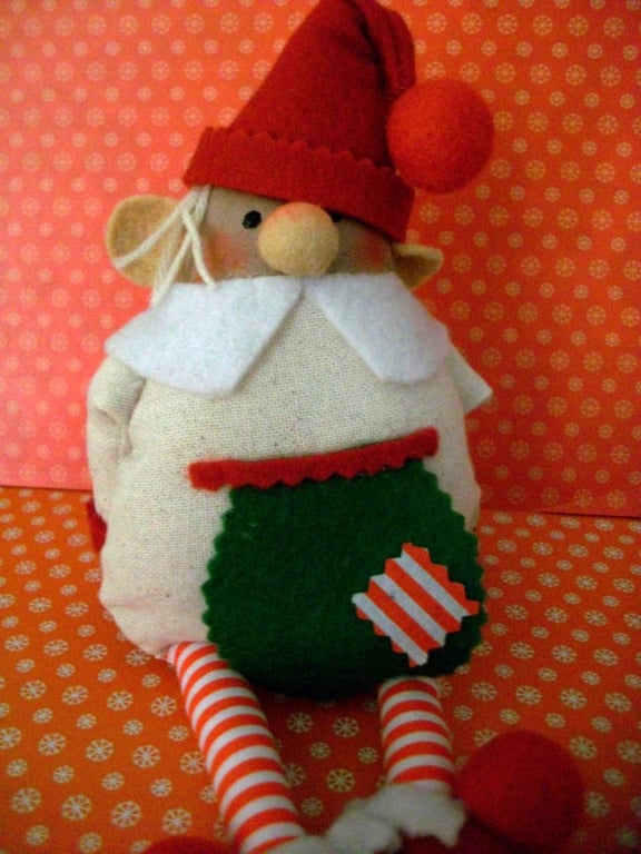SHELF SITTER SANTAS LITTLE CHRISTMAS HELPER (2)