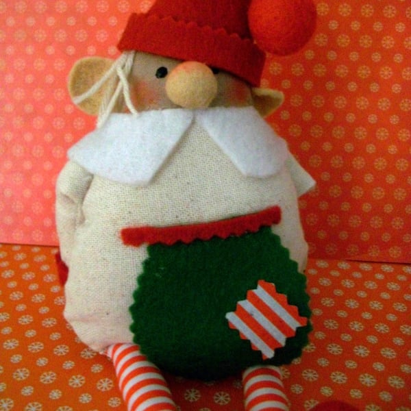 SHELF SITTER SANTAS LITTLE CHRISTMAS HELPER (2)