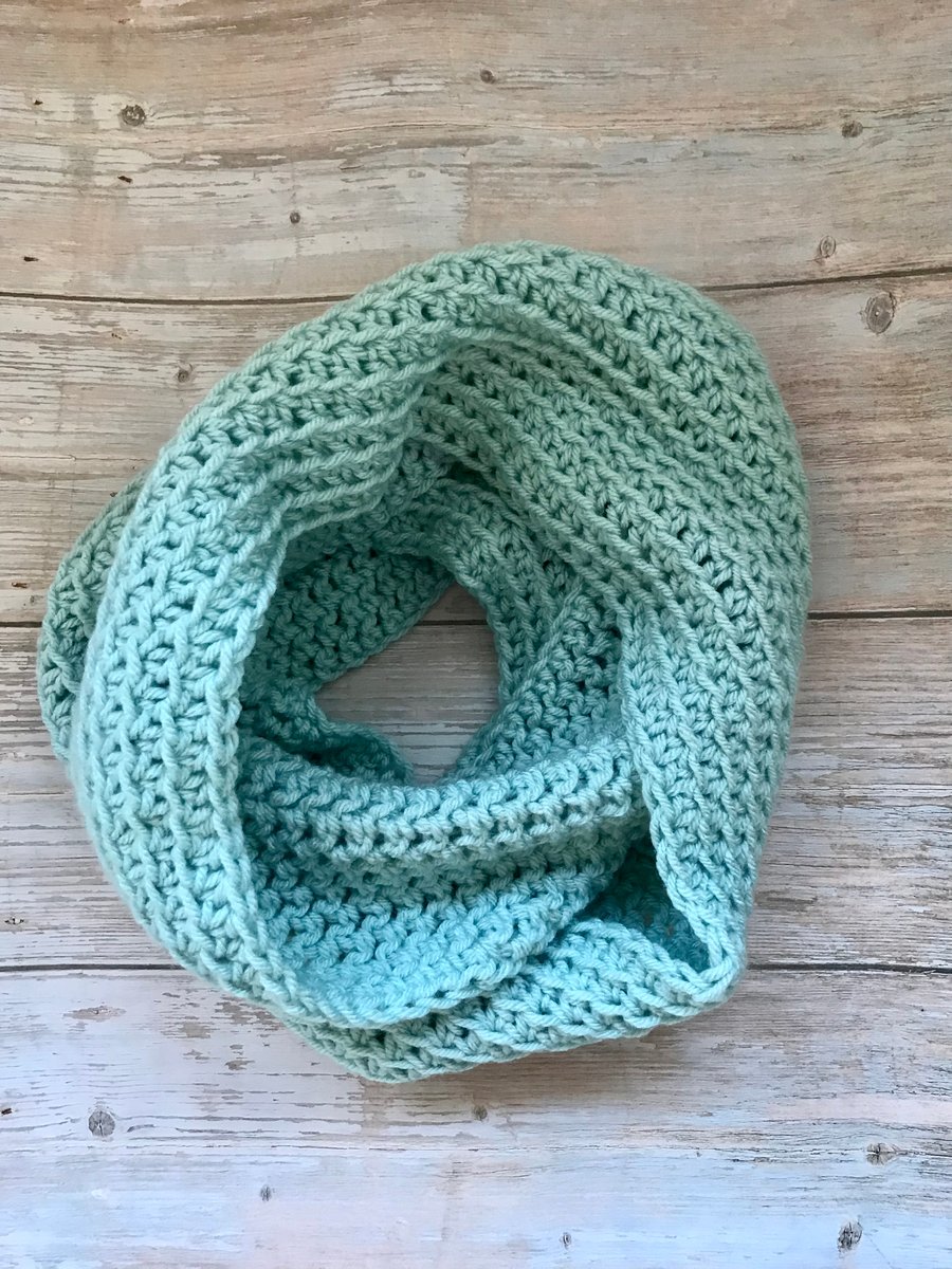 Super Cosy Chunky Blue Cowl Infinity Scarf
