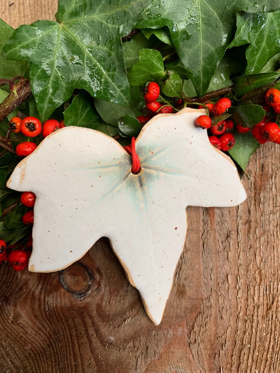 Ceramic Festive Ivy Leaf Decoration