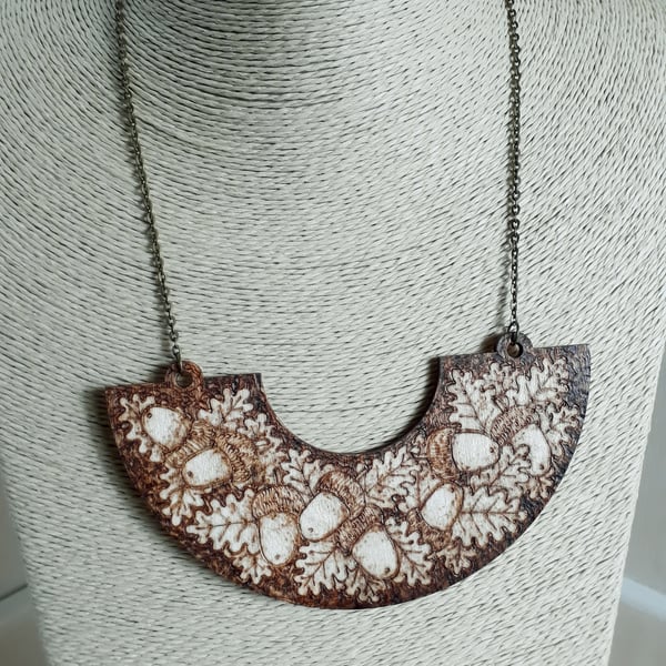 Pyrography acorn & oak leaf pendant