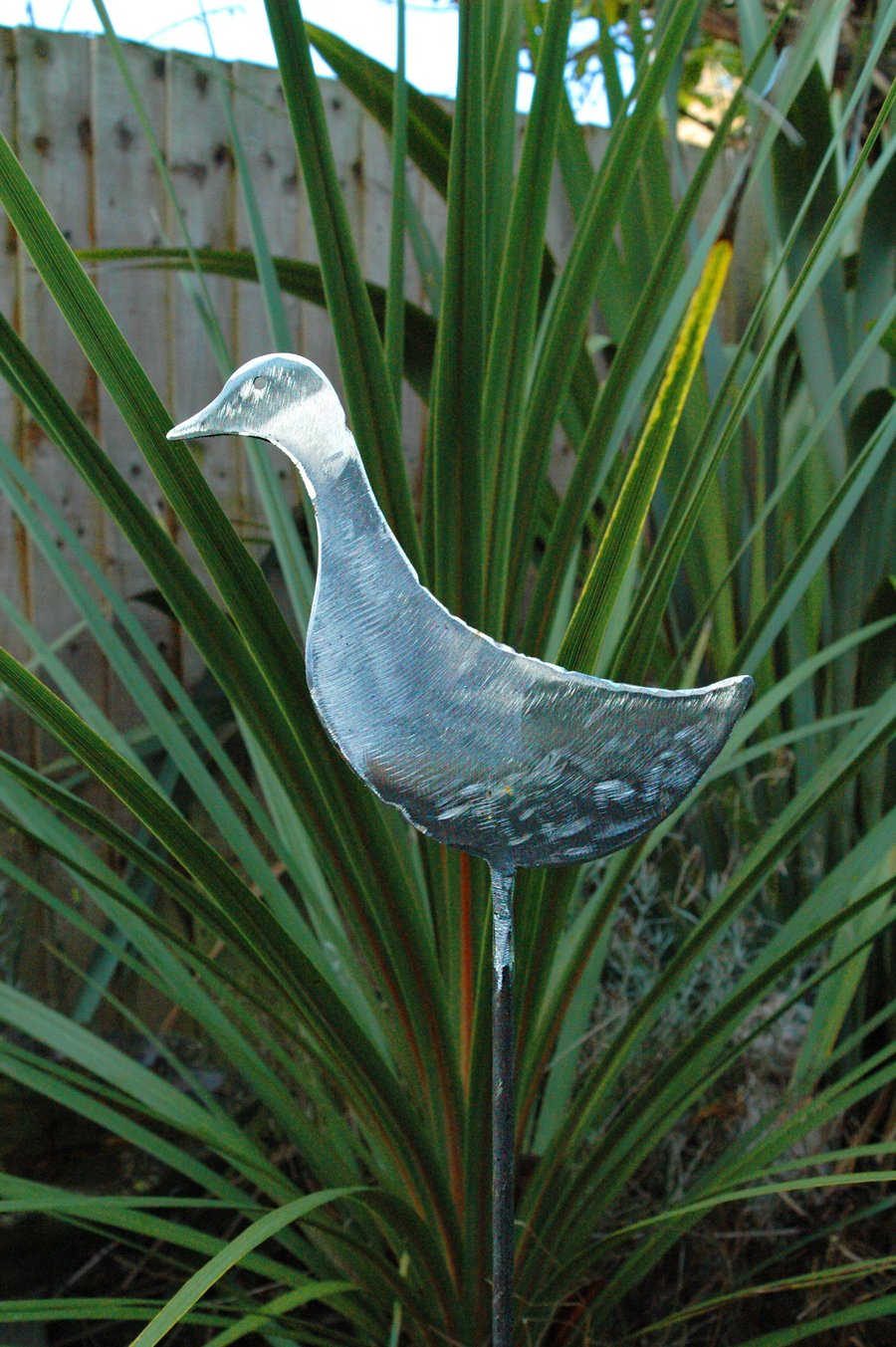 Sculptured duck plant support