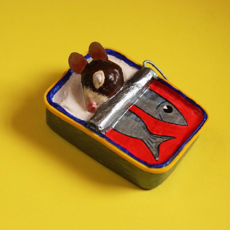 Sardine Can Snooze - Sleepy Mouse - Red