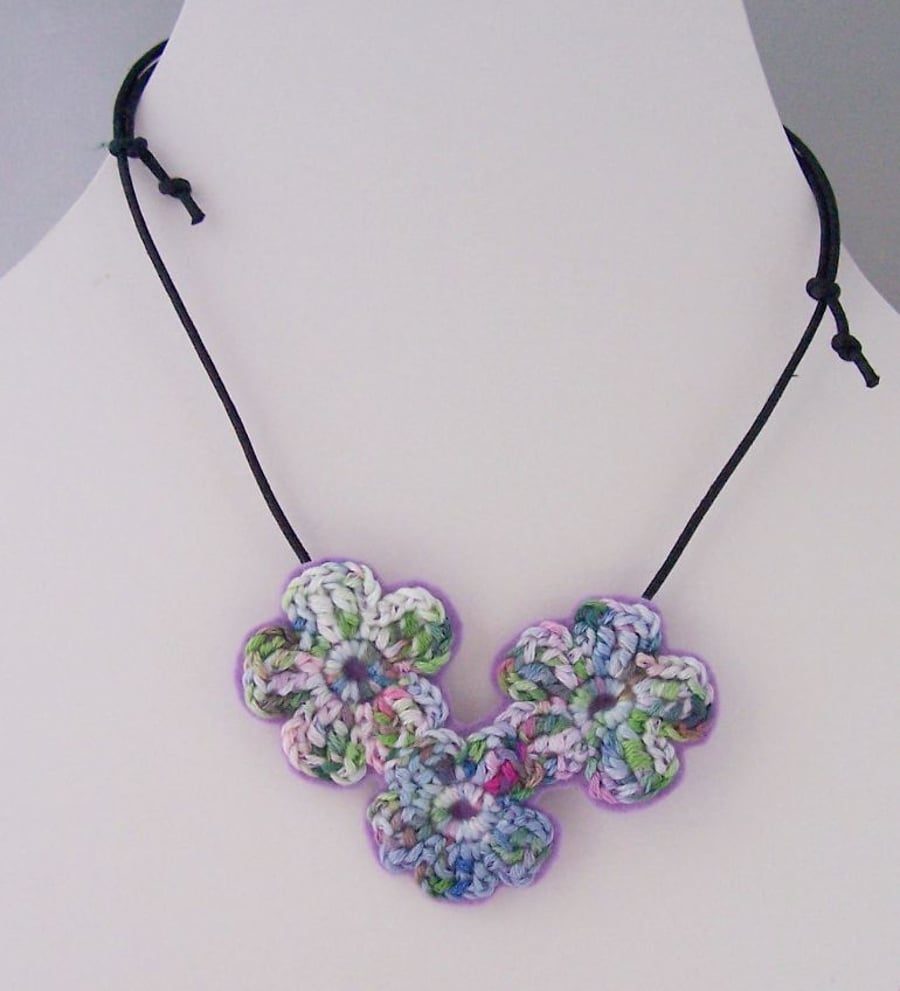 Crochet flower necklace in lilac and green