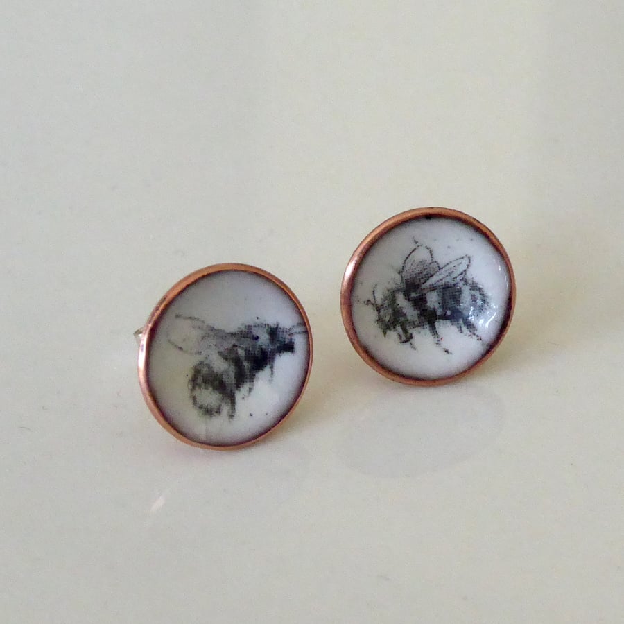 Bee stud earrings