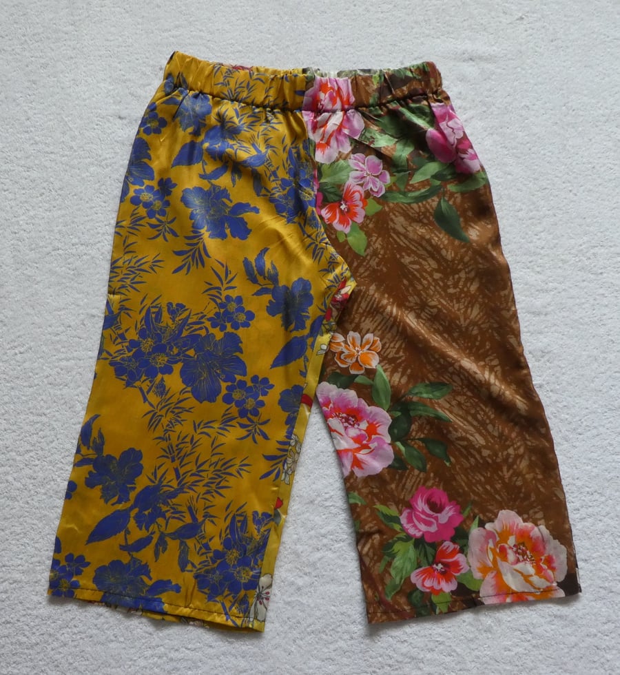 Silk Mid Length Multi Patterned Trousers Elasticated Waist. Ladies S-M. Gold