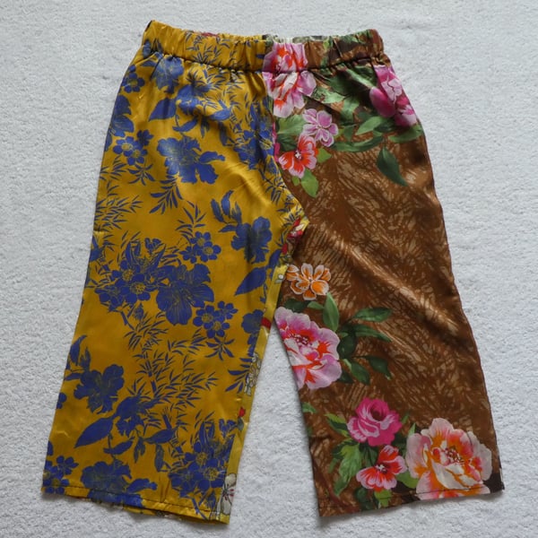 Silk Mid Length Multi Patterned Trousers Elasticated Waist. Ladies S-M. Gold