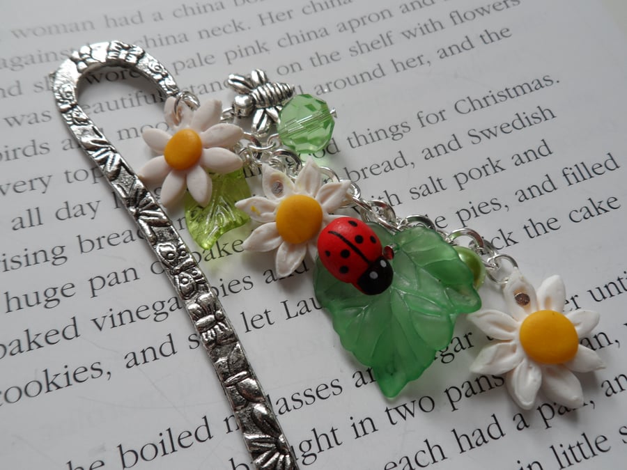 Daisy Chain Bookmark