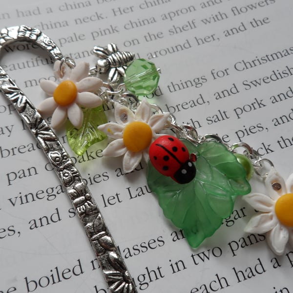 Daisy Chain Bookmark