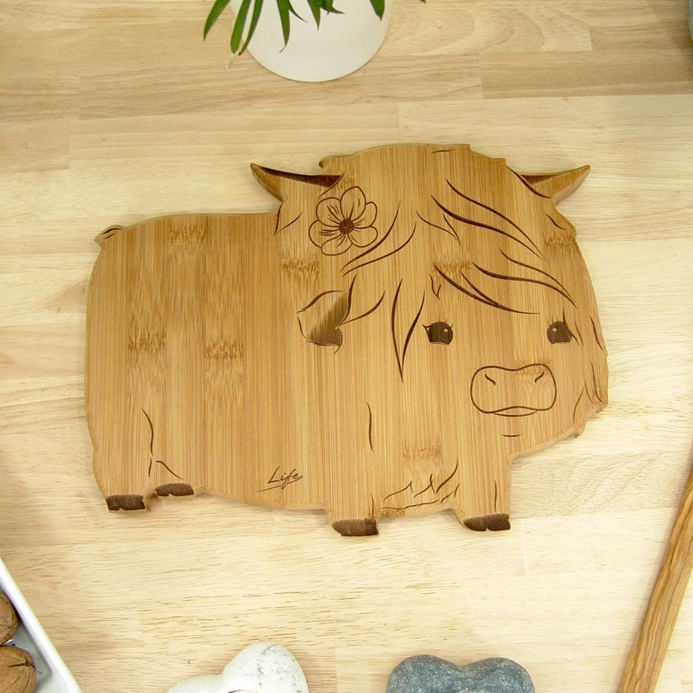 Highland Cow Chopping Board: Hetty, Bamboo Serving Board UK Hand Made