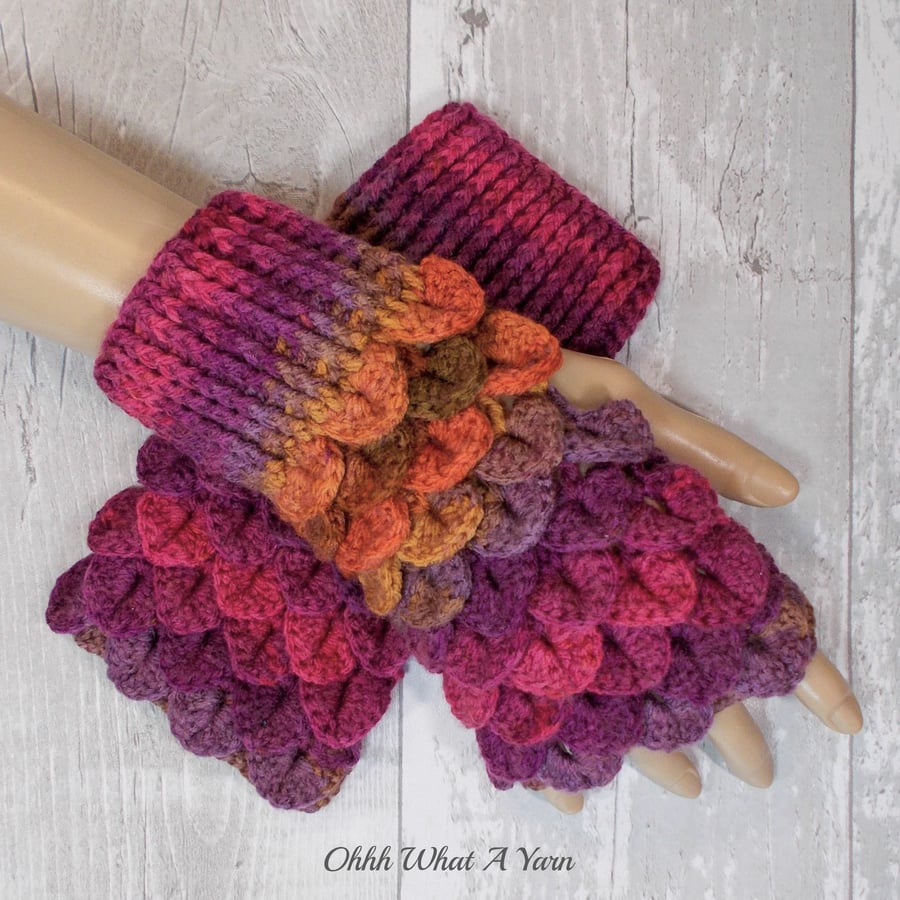 Autumn shades dragon scale gloves. Fingerless gloves. Crocodile stitch. 