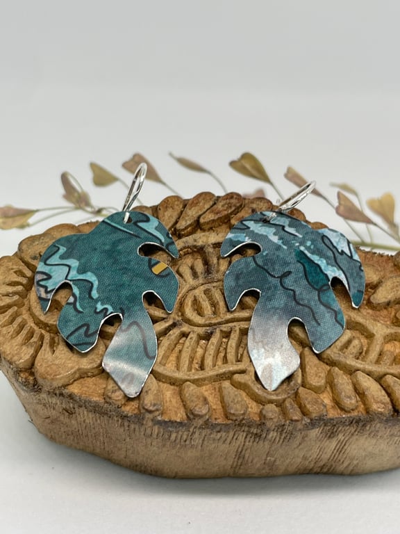 Monstera Leaf (L) Recycled Biscuit Tin and silver earrings