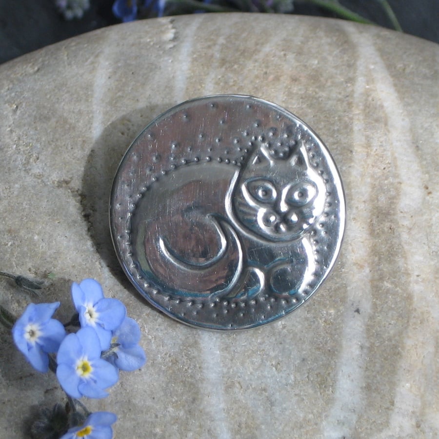 Cat Brooch in Silver Pewter