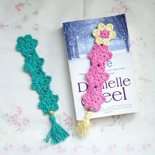 Daisy crochet bookmarks 