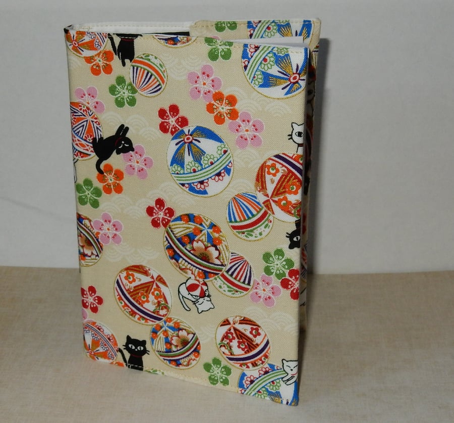 Covered notebook - A6 cats balls and blossom