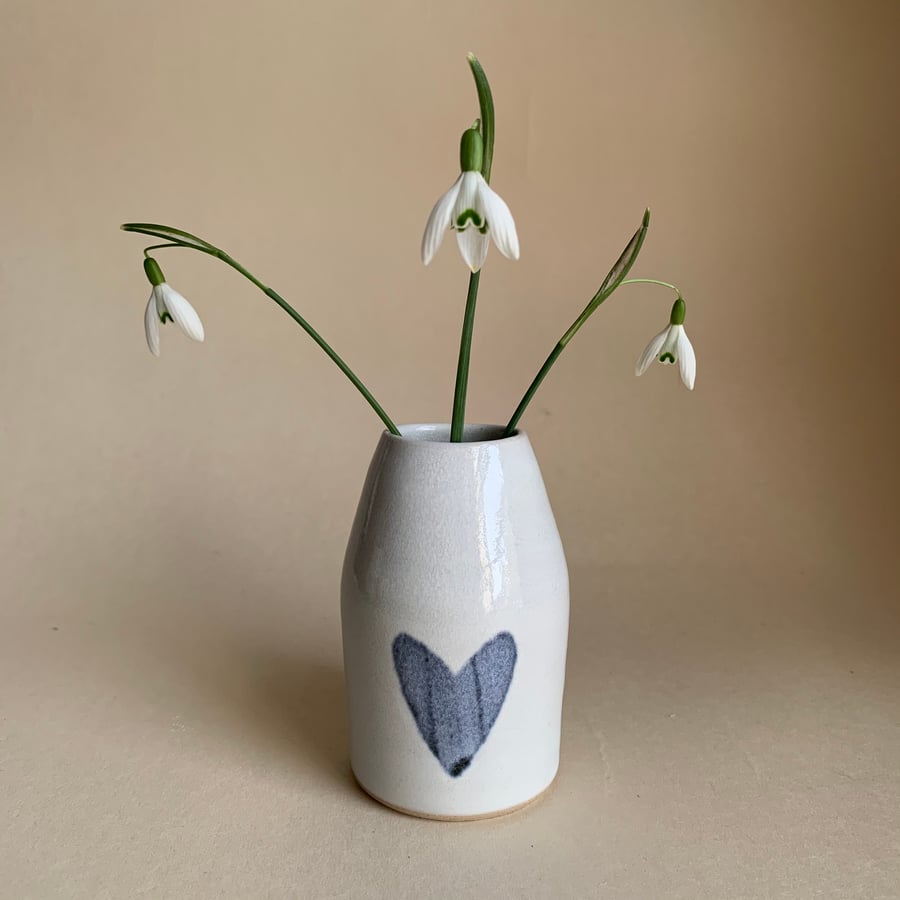 Small Bud Vase, White with a Blue Heart decoration 