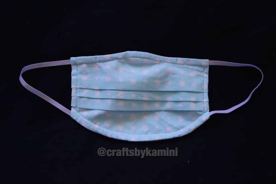 Washable face covering with nose wire and filter pocket (postage included)