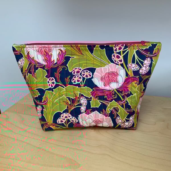 Bright Floral Fabric Quilted Fabric Wash Bag