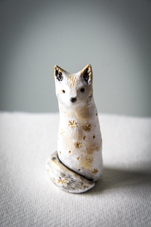 Small Arctic Fox Sculpture