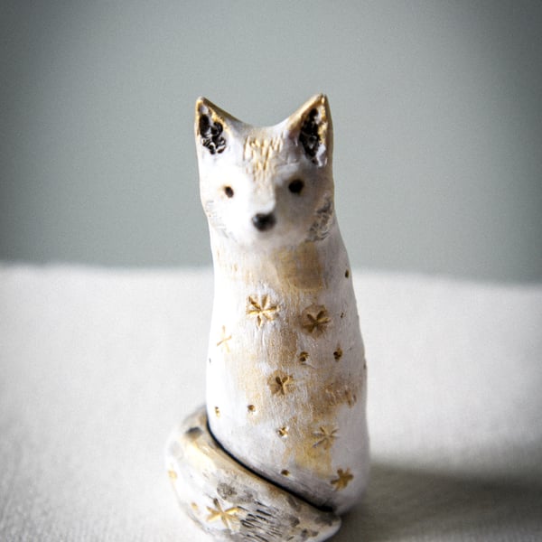 Small Arctic Fox Sculpture