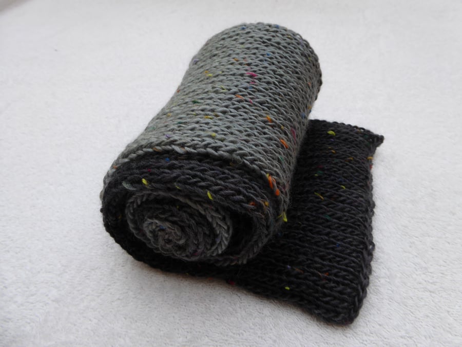 Scarf in Grey Country Tweed Yarn. Tube Knit.