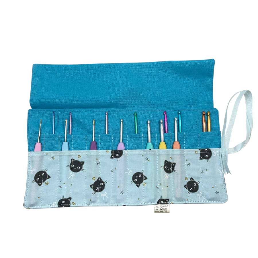 Crochet hook case with cats, Ergonomic hook organiser, roll up short Dpn case, c