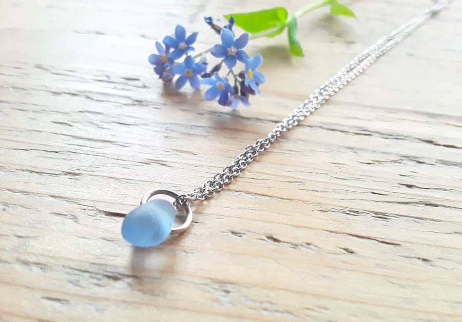 Simple Forget-me-not Blue Seaglass Pendant 