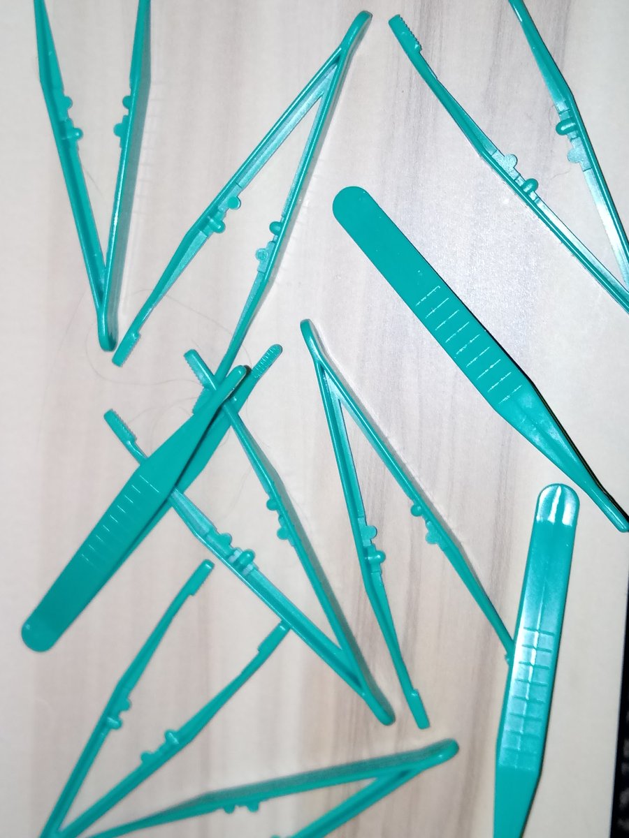 Plastic tweezers x5, chemical safe, gentle, non marking or conductive