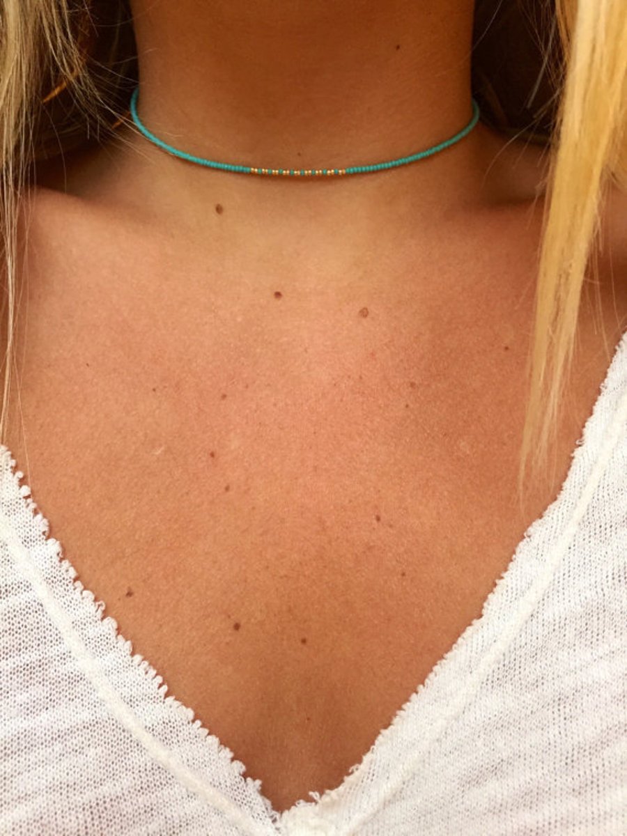 Minimal Turquoise and Gold Choker