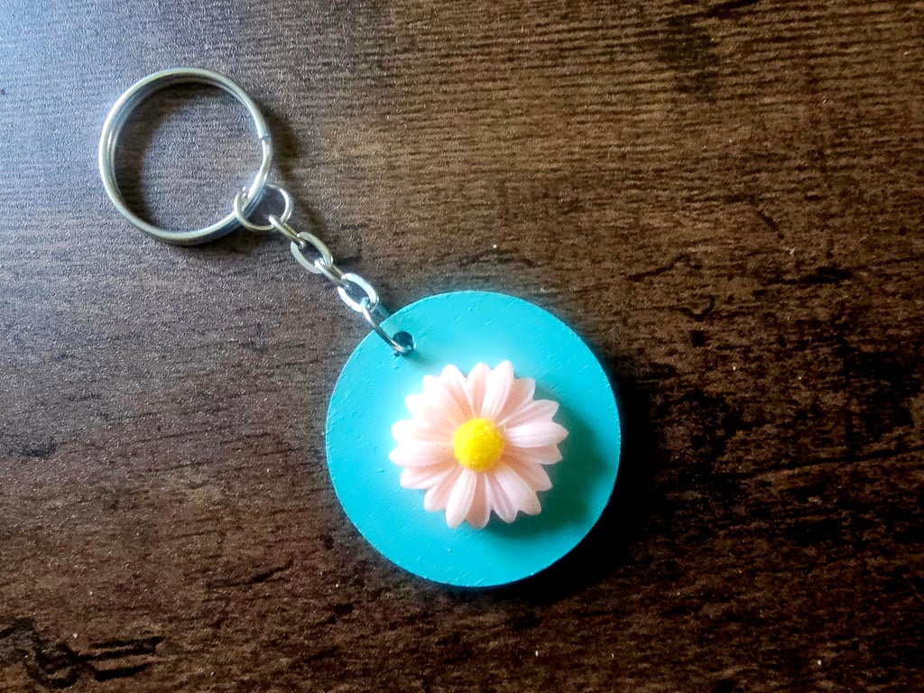 Daisy Embellished Wooden Keyring