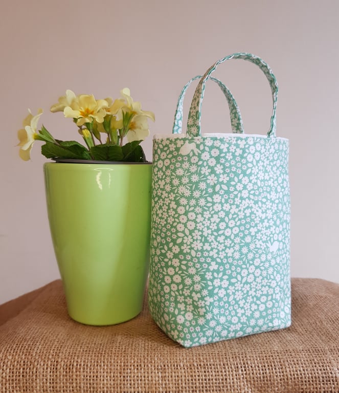 Mini Easter Gift Bag: bunnies and flowers on green