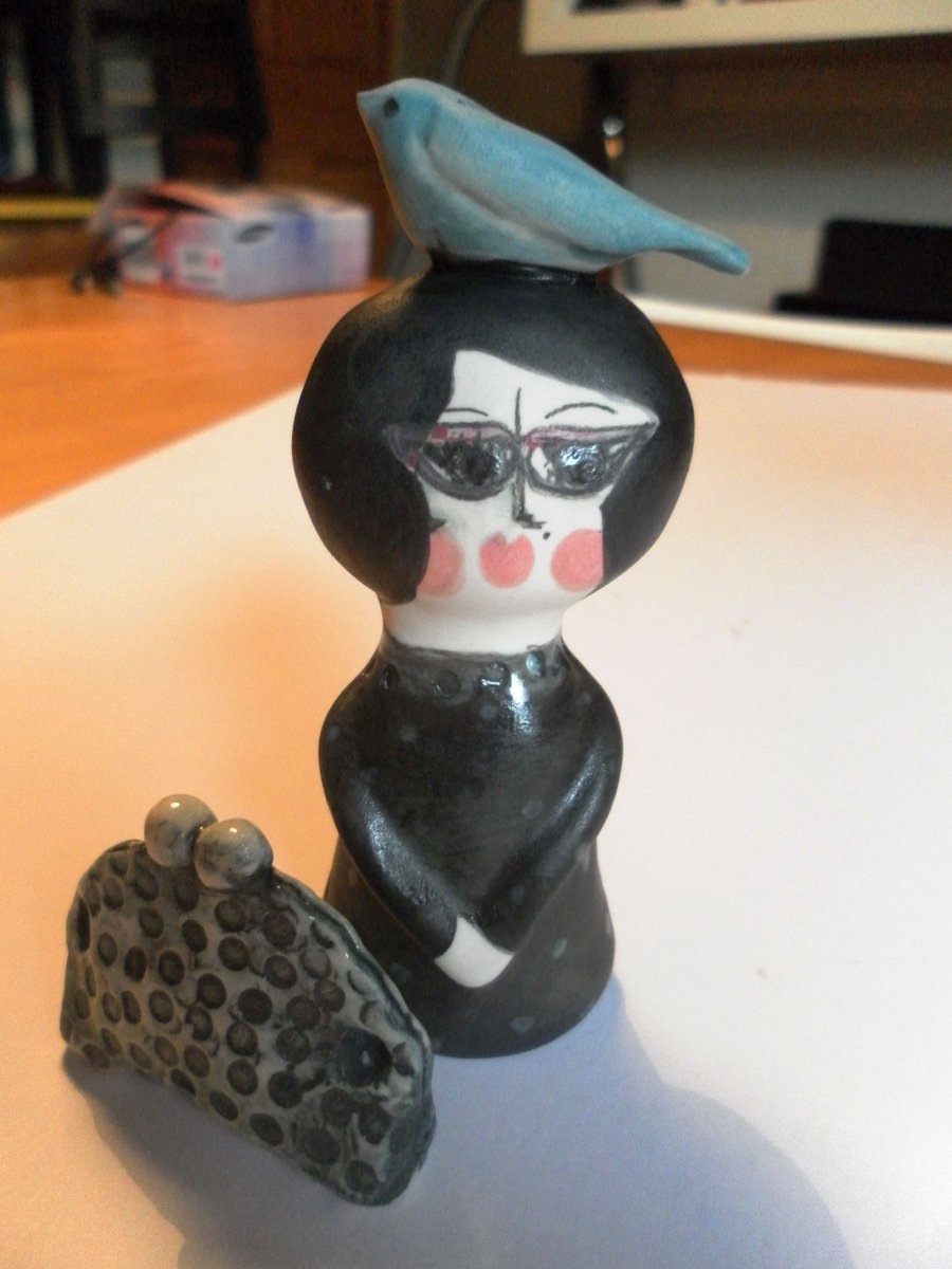 PORCELAIN FIGURE VINTAGE TEACHER & HANDBAG