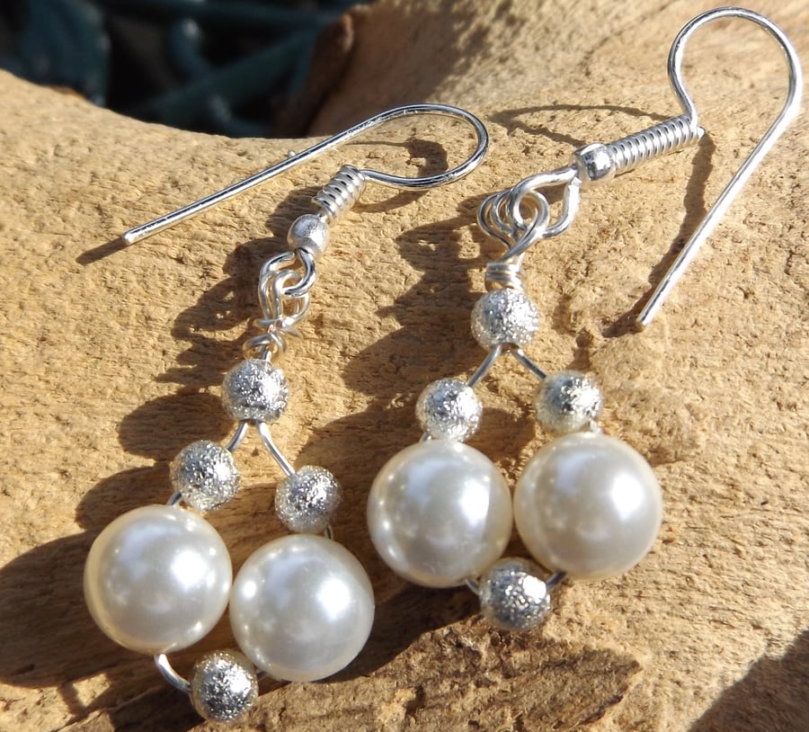 White shell pearl earrings