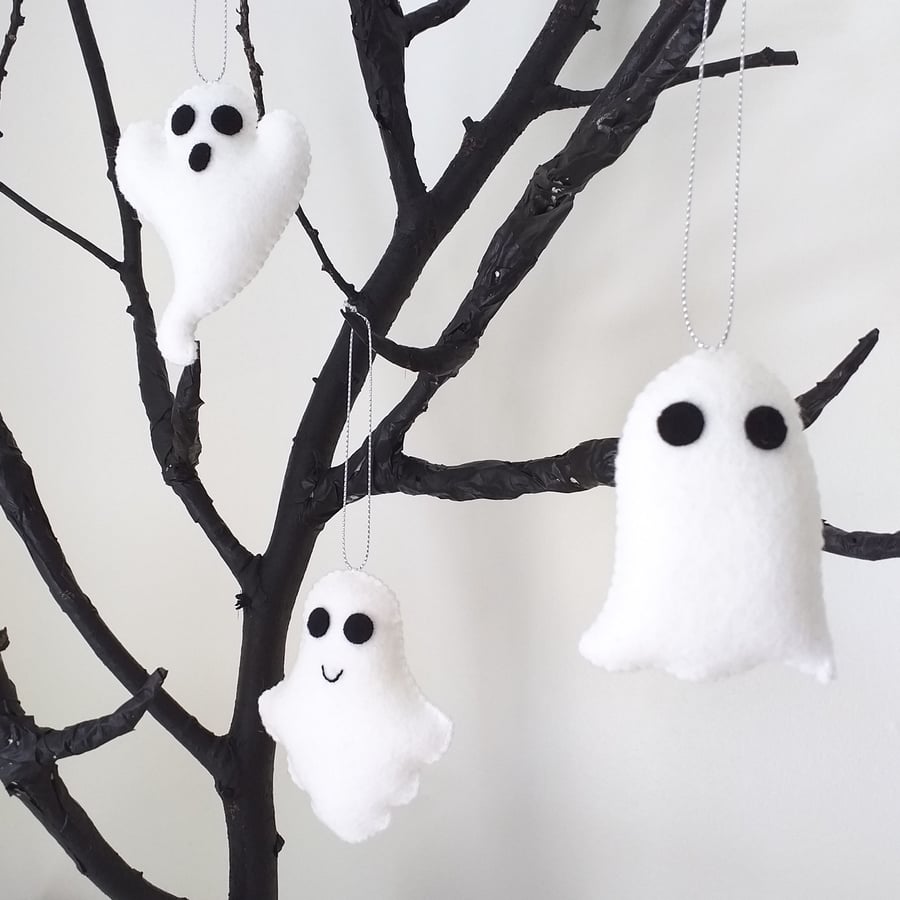 Three Felt Ghosts for Halloween 