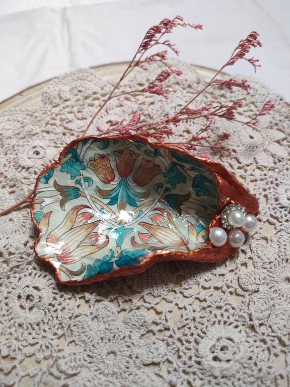 Oyster Shell Trinket Dish - Gift Boxed