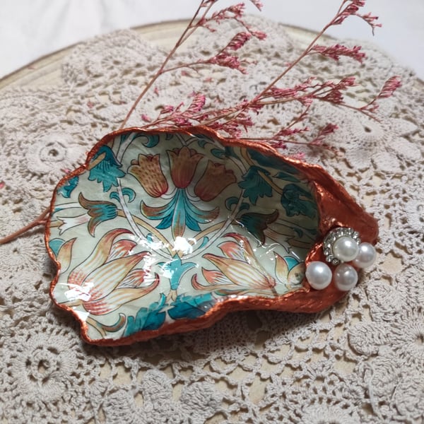 Oyster Shell Trinket Dish - Gift Boxed